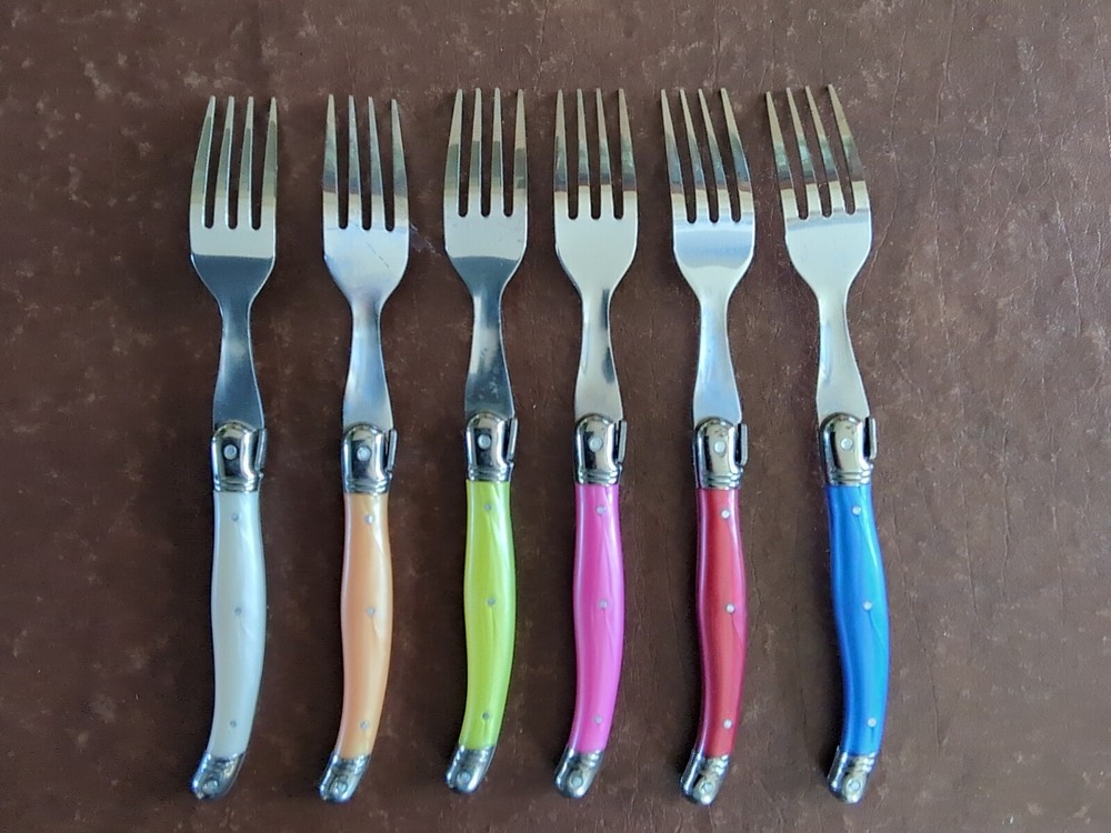 18pc Not branded Laguiole Like Flatware Set NIB