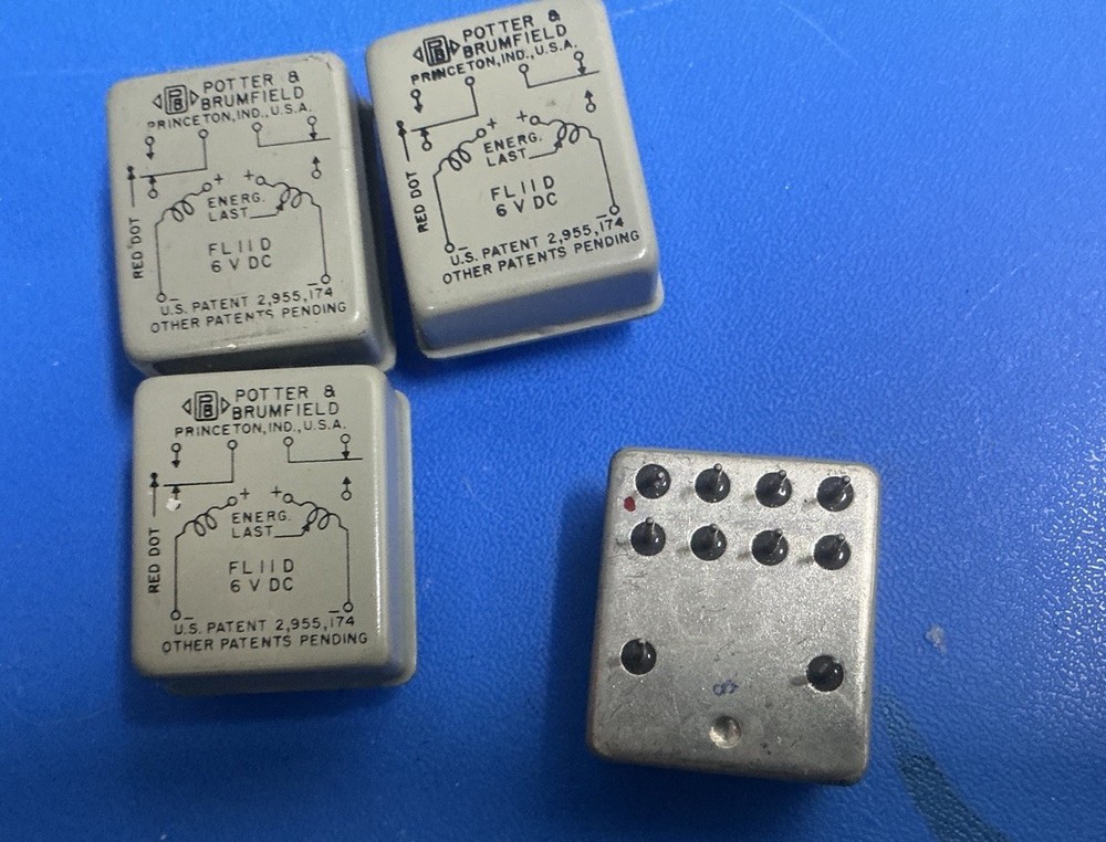 TWO FL11D 6VDC - POTTER & BRUMFIELD -  MIL.