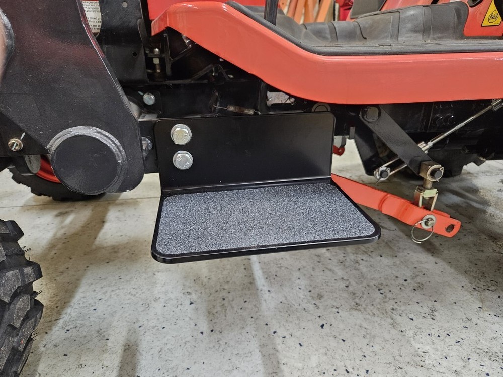 Kioti CS2220 / CS2520 Step