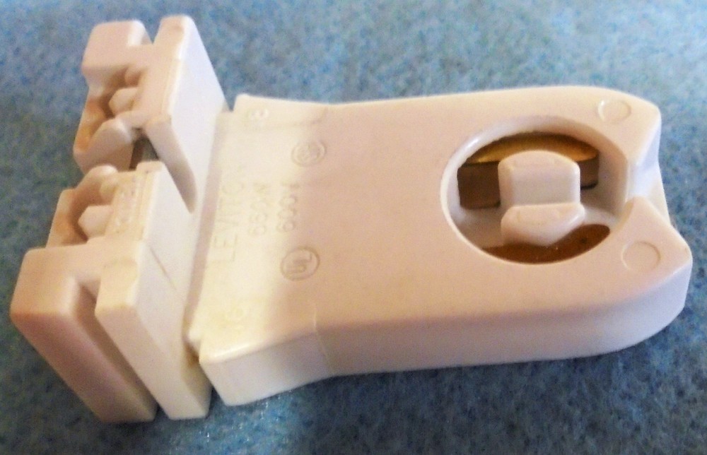 LEVITON LAMP HOLDER SOCKET 904-13357 660W 600V