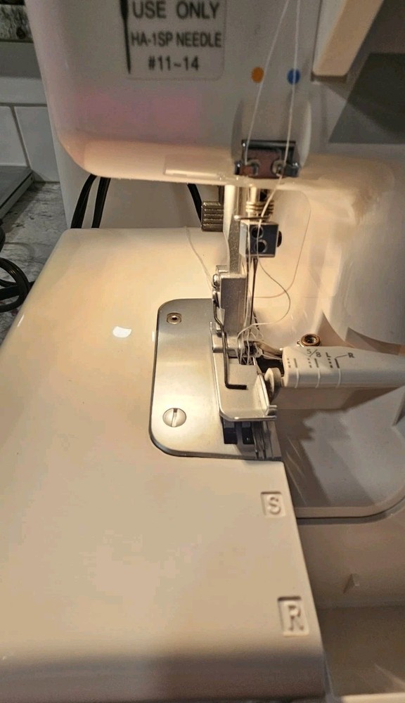 Janome 204D Serger Machine 2005 With Case Thread Tools