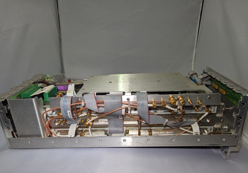 HEWLETT PACKARD 70311A CLOCK SOURCE