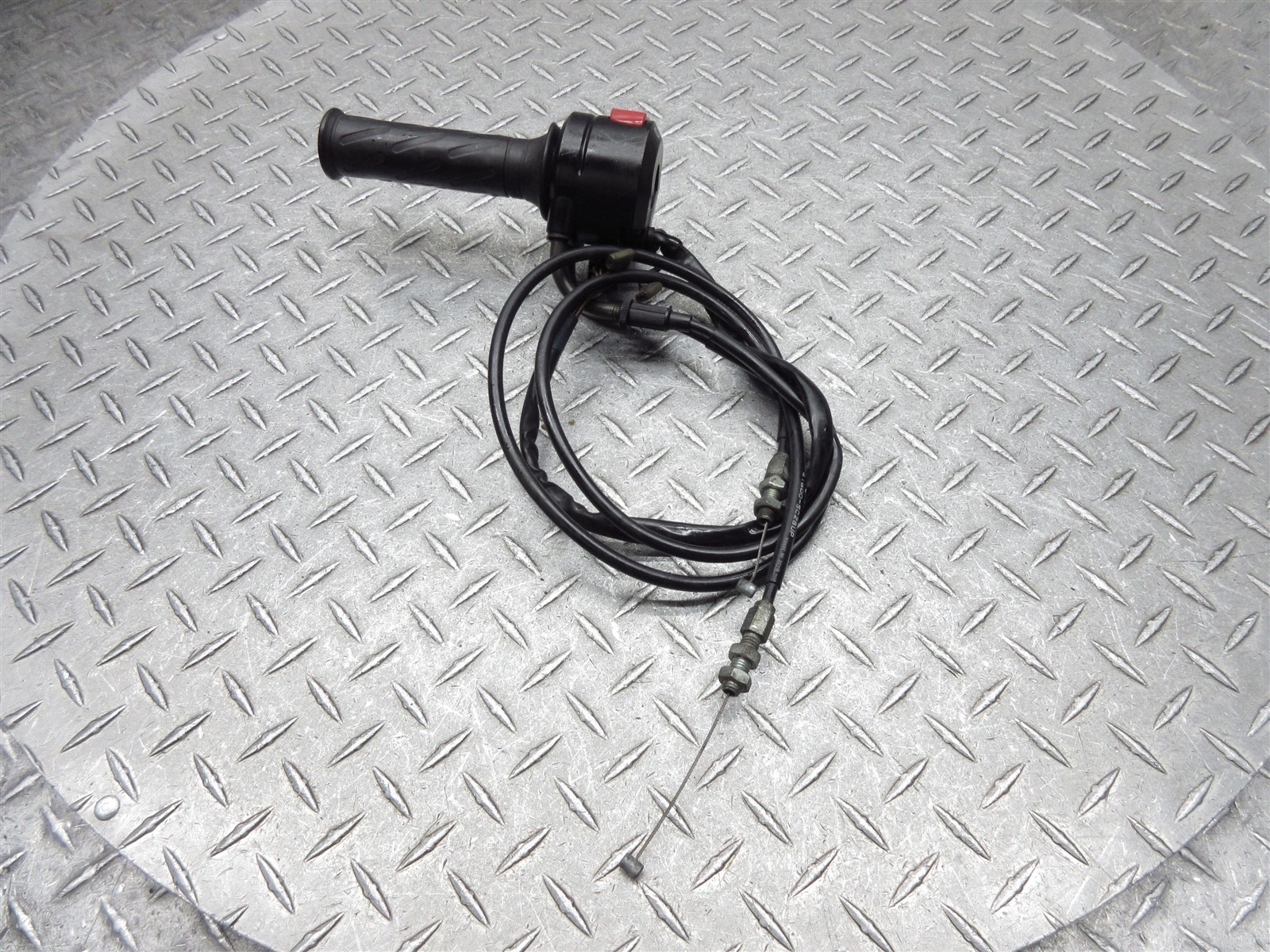 2005 05-06 Suzuki GSXR 1000 GSXR1000 Right Switch Throttle Control Cable Grip