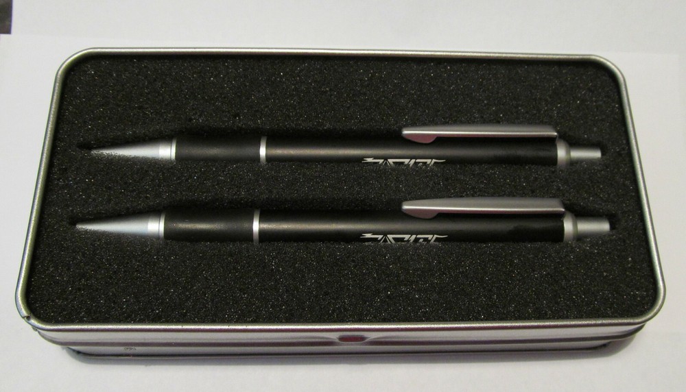 EAGLES Pen Set. 2015 History Tour, Glenn Frey's last . *** TINY DING on side ***