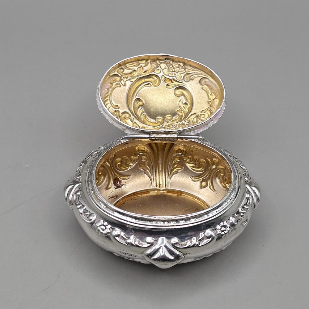 Antique Solid Silver Snuff/Pill Box Birmingham 1901 Gilt Interior Rococo Design
