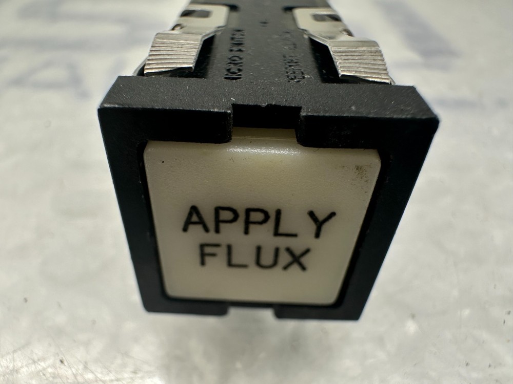 Micro Switch 9928 AML-10 Pushbutton Switch  28V