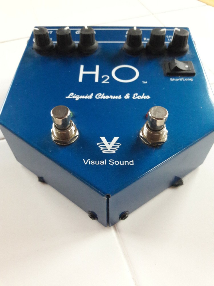 Visual Sound H2O Chorus and Echo / Delay Version 1 Effects Pedal