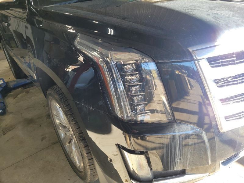 ESCALADE 2019 Air Shutter 1896181