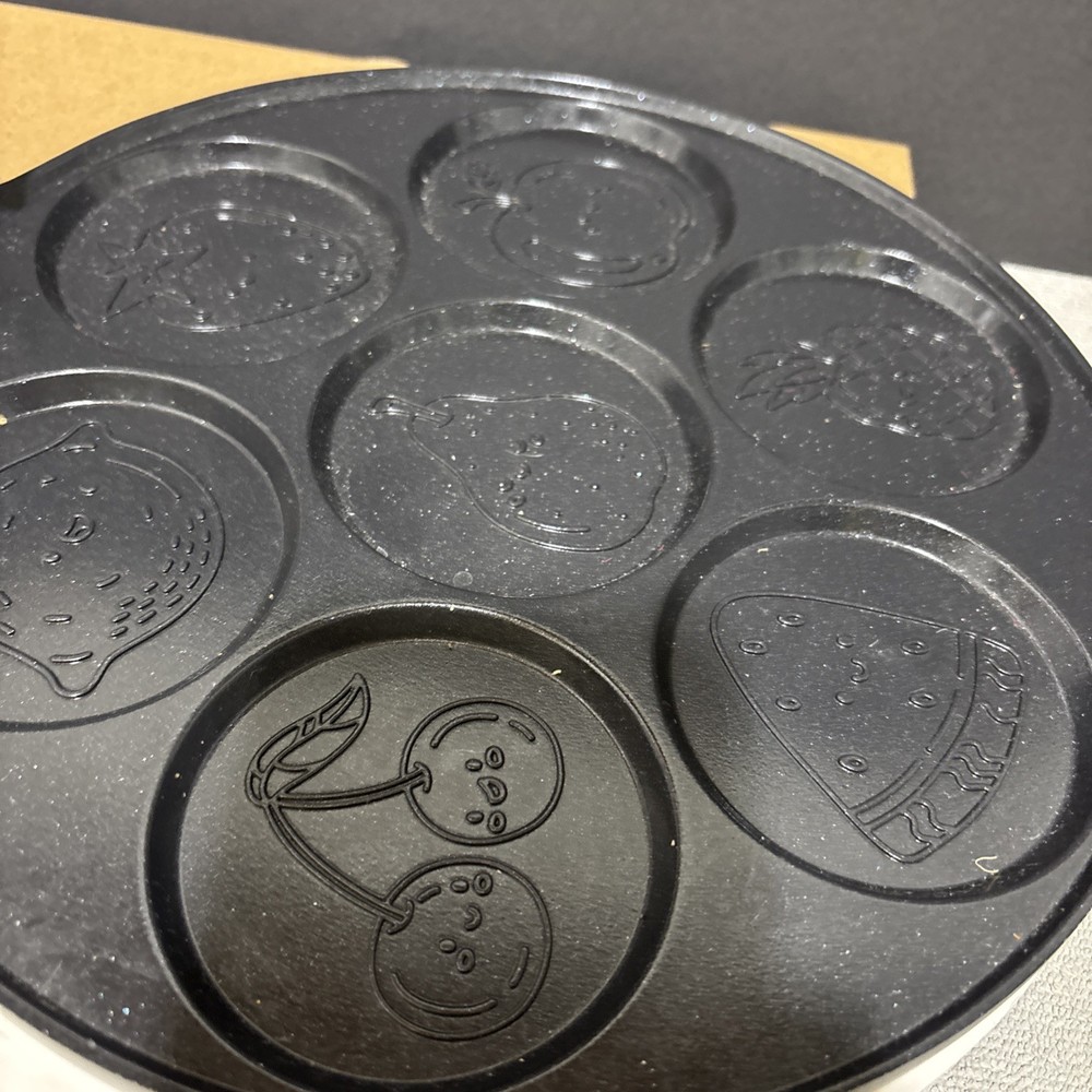 NWT Crofton Non-Stick Silver Dollar Pancake Pan - Fruit Theme