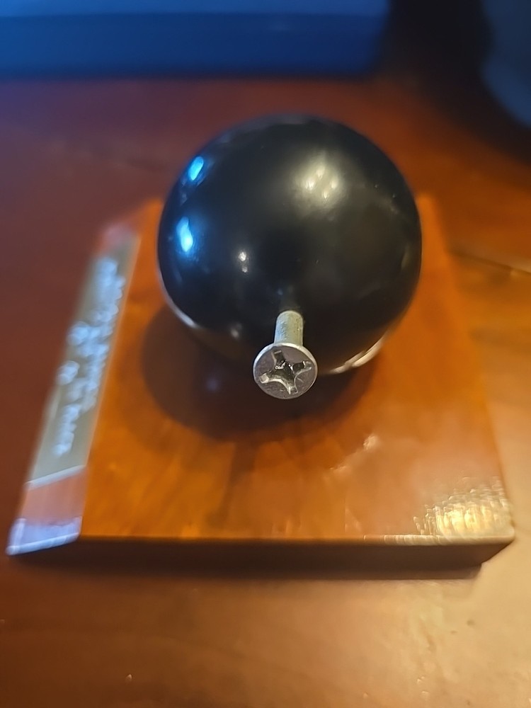 #8 Pool Ball With Screw Award