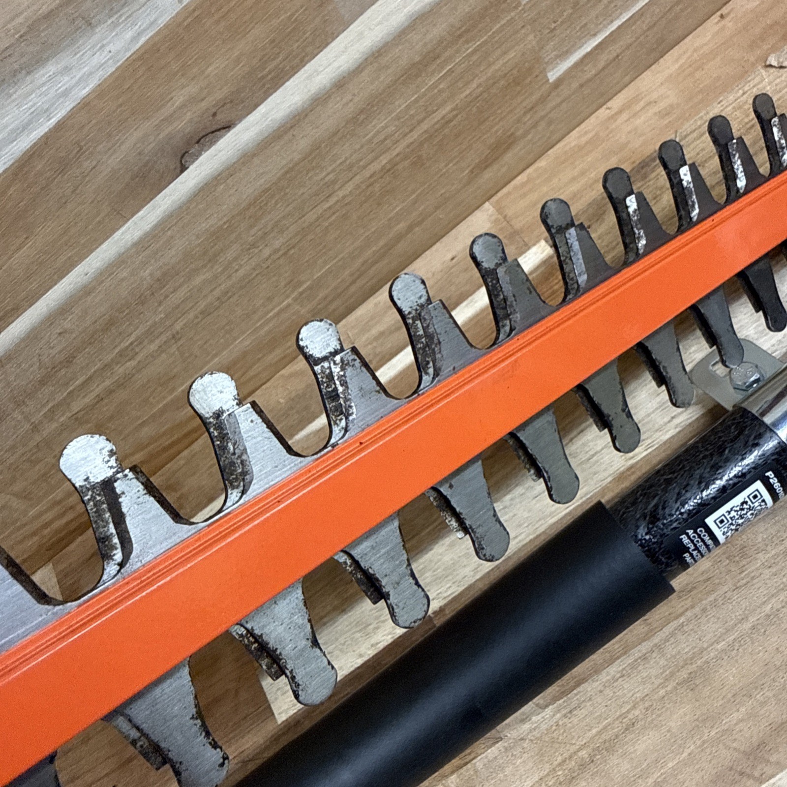 Ryobi ONE+ 18V 18 in. Cordless Pole Hedge Trimmer P2601 - Tool only - P5-7