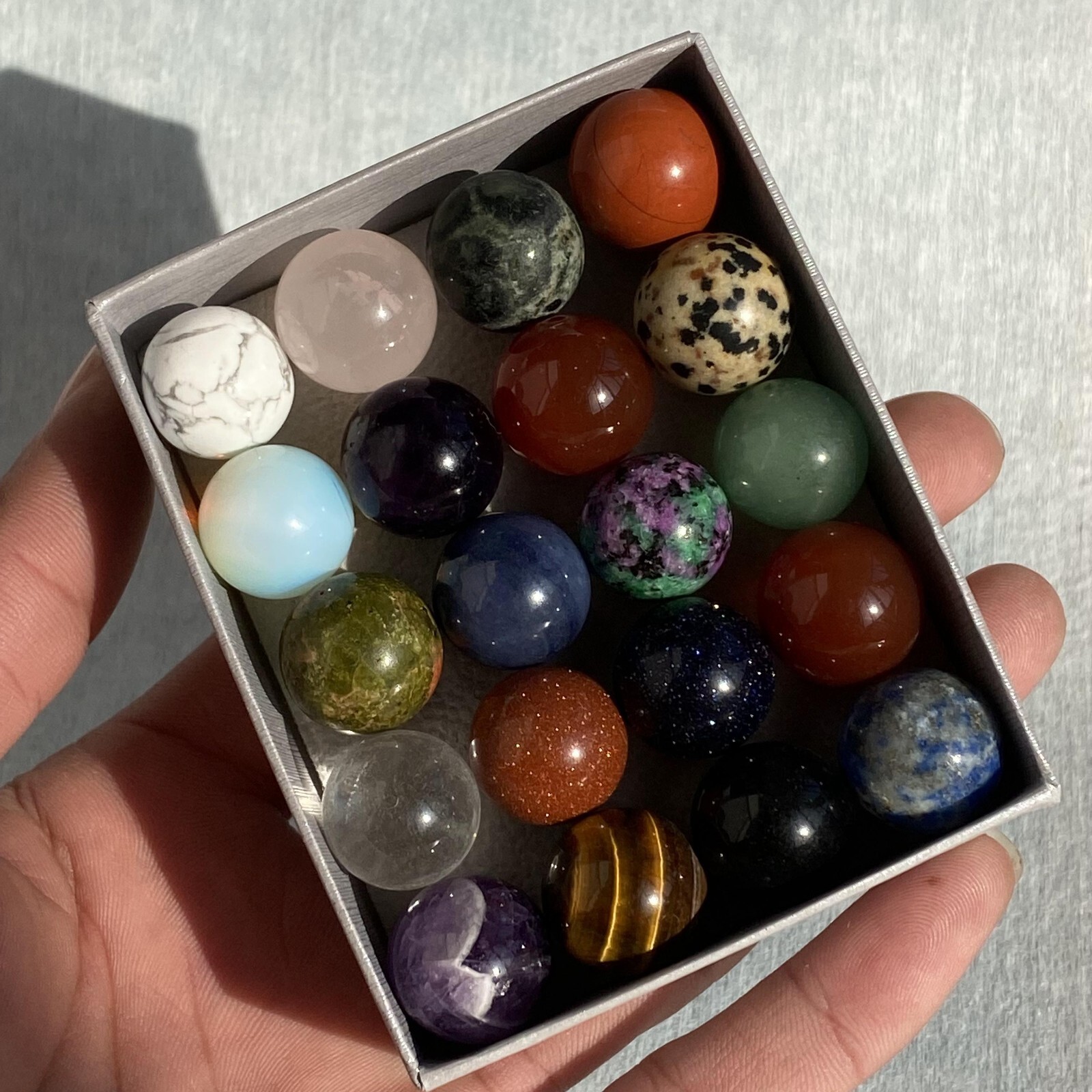 20pcs Wholesale Natural Mixed Ball Quartz Crystal 15mm+ Sphere Reiki +box