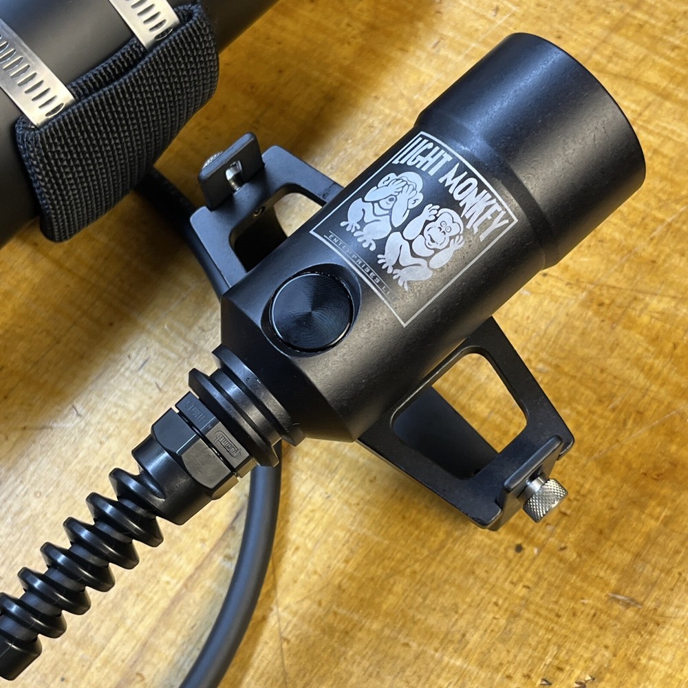 LIGHT MONKEY 20 Watt Variable LED Primary with 10 Amp Battery - 10.110.920