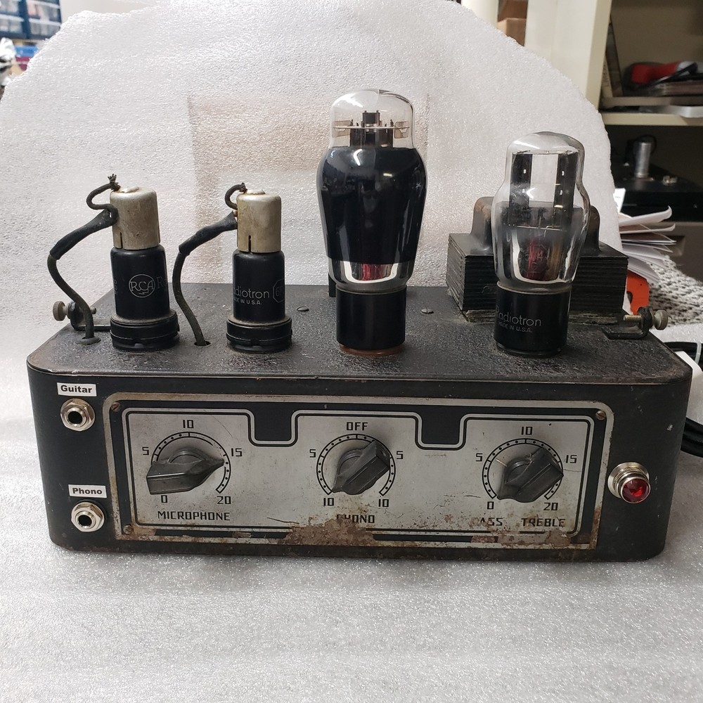 Knight 8W 1939 Guitar and Harmonica amplifier
