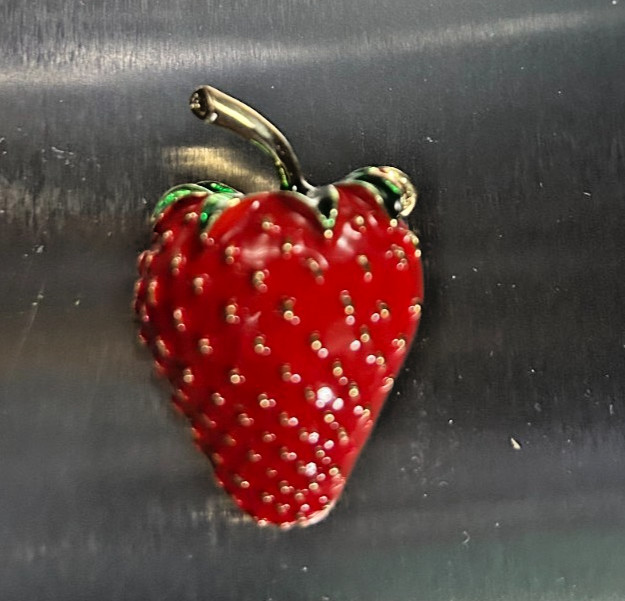 STRAWBERRY NEEDLE PIN