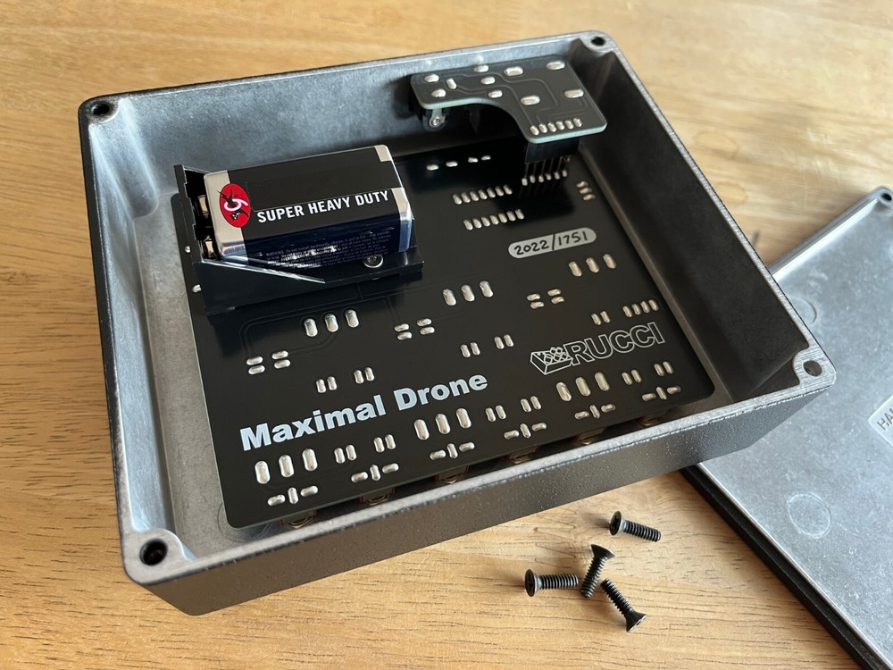 Maximal Drone (handmade synth, Rucci Electronics)