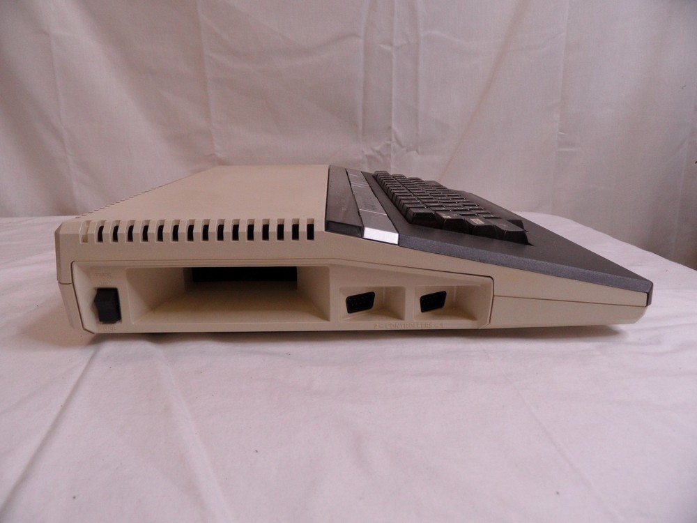 Atari 1200XL Computer Game Console w/ Power & Composit Video cable - Tested