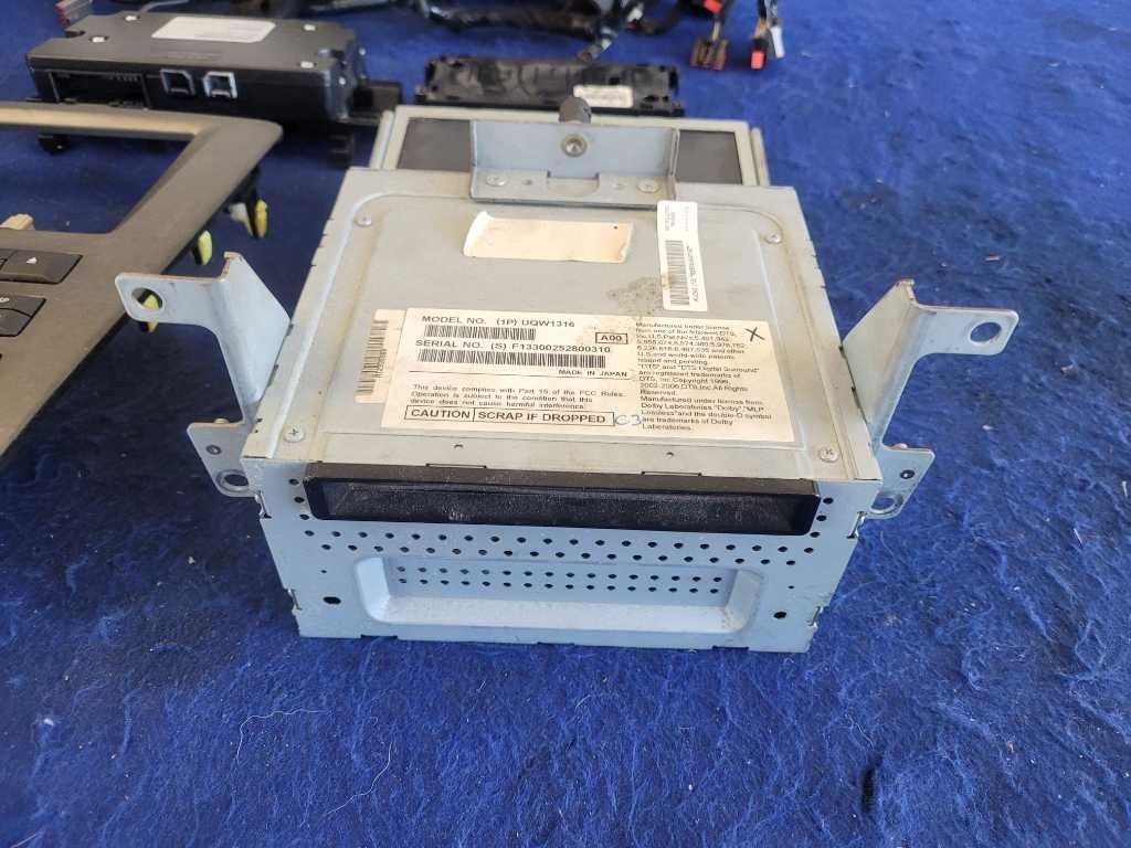 2011 Ford Mustang GT Info-GPS-TV Screen Front Dash Navigation Shaker 2807