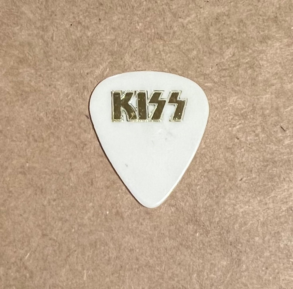 Kiss [Gene Simmons] - RARE tour issued signature guitar pick