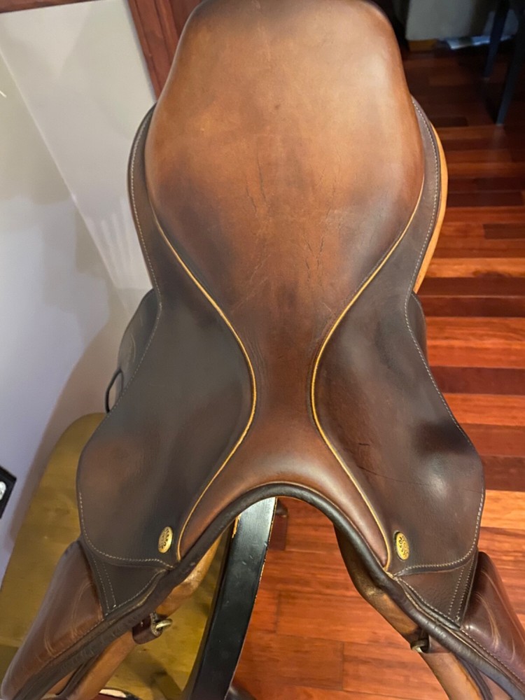 Pessoa A/O Saddle. Jumping saddle. Size 16.5 Medium Tree