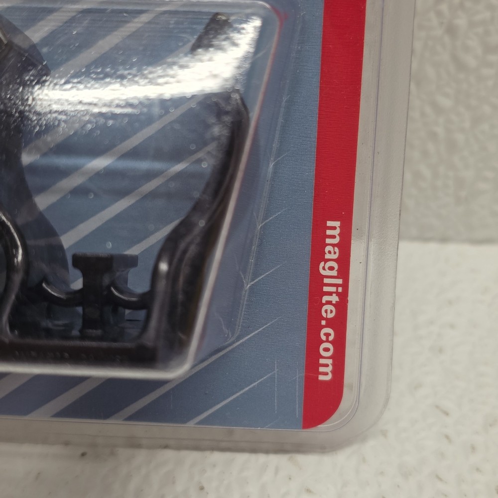 Maglite Black Universal Mounting Brackets for C-Cell Flashlight