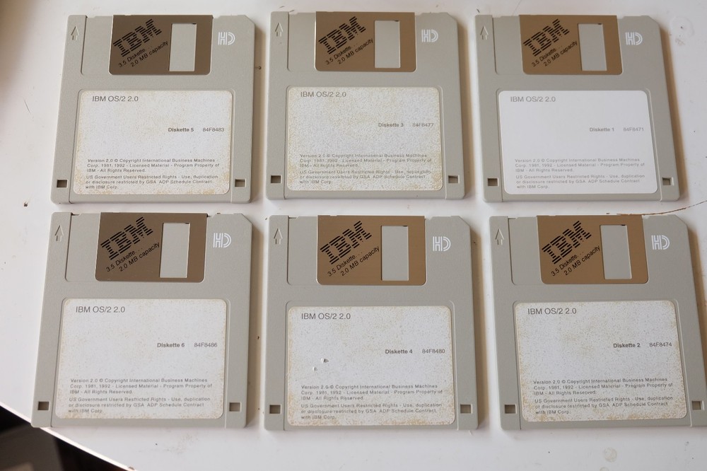 IBM OS/2 2.0 disk set (21 2.0 MB 3.5" floppy diskettes)