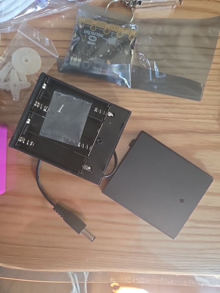 NEW Hummingbird Bit Robotics Base Kit with Microbit Bird Brain Technologies duo