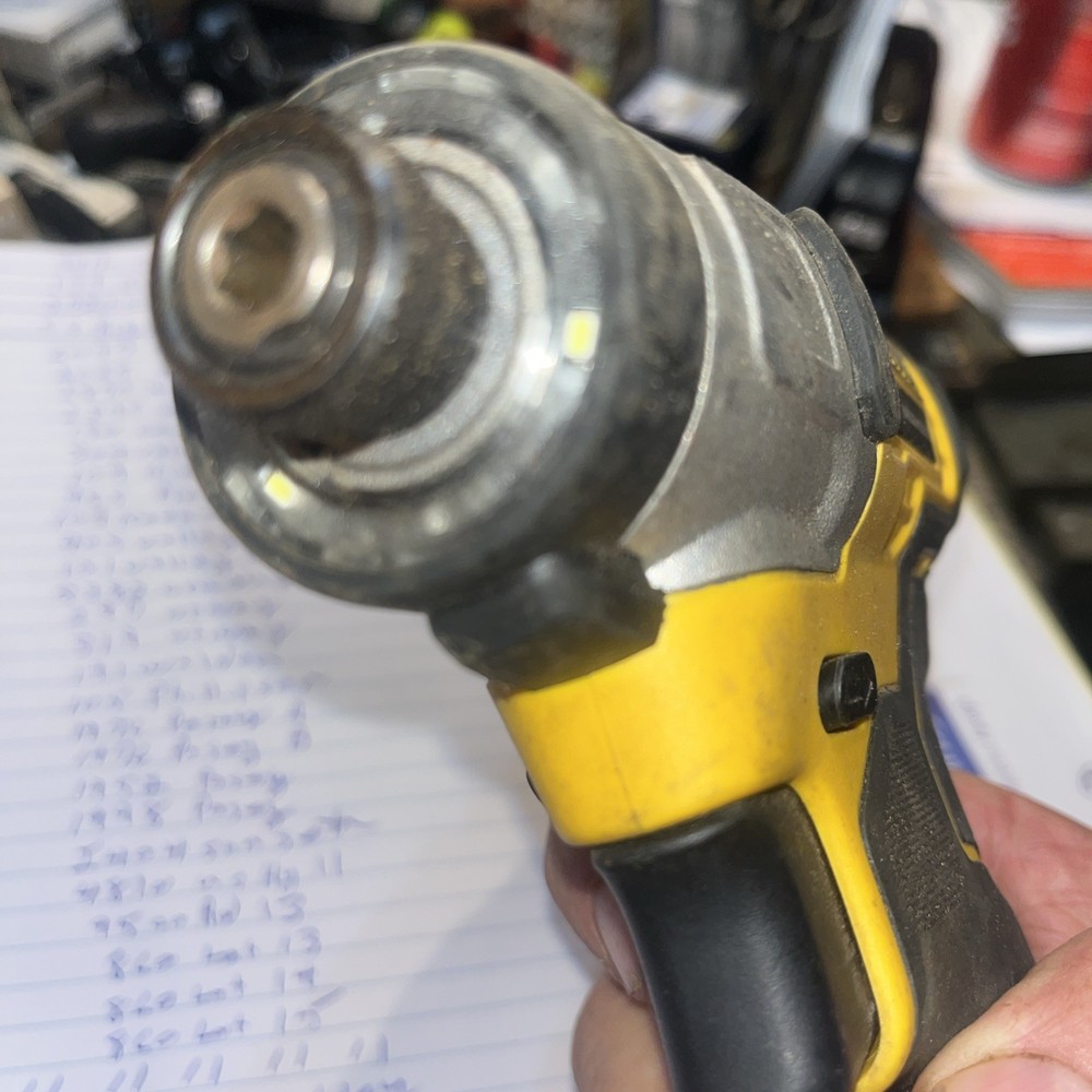 DEWALT 1/4" Impact Driver 12 Volt With Battery