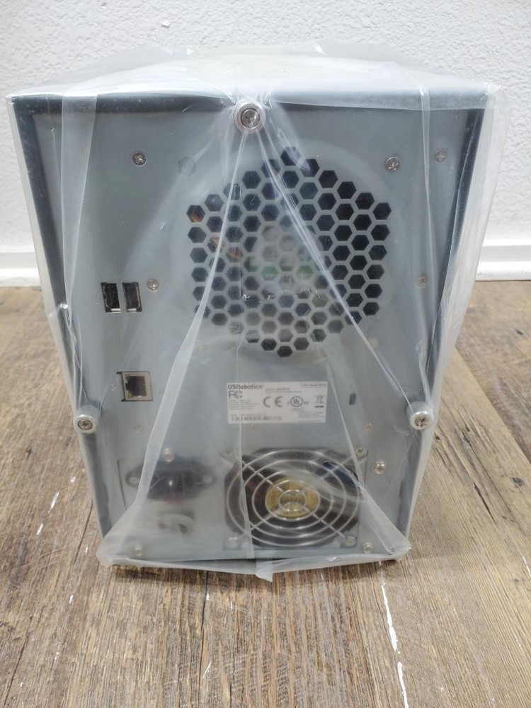 J43 ♻ USRobotics USR8700 Serial ATA 4-Drive NAS ♻