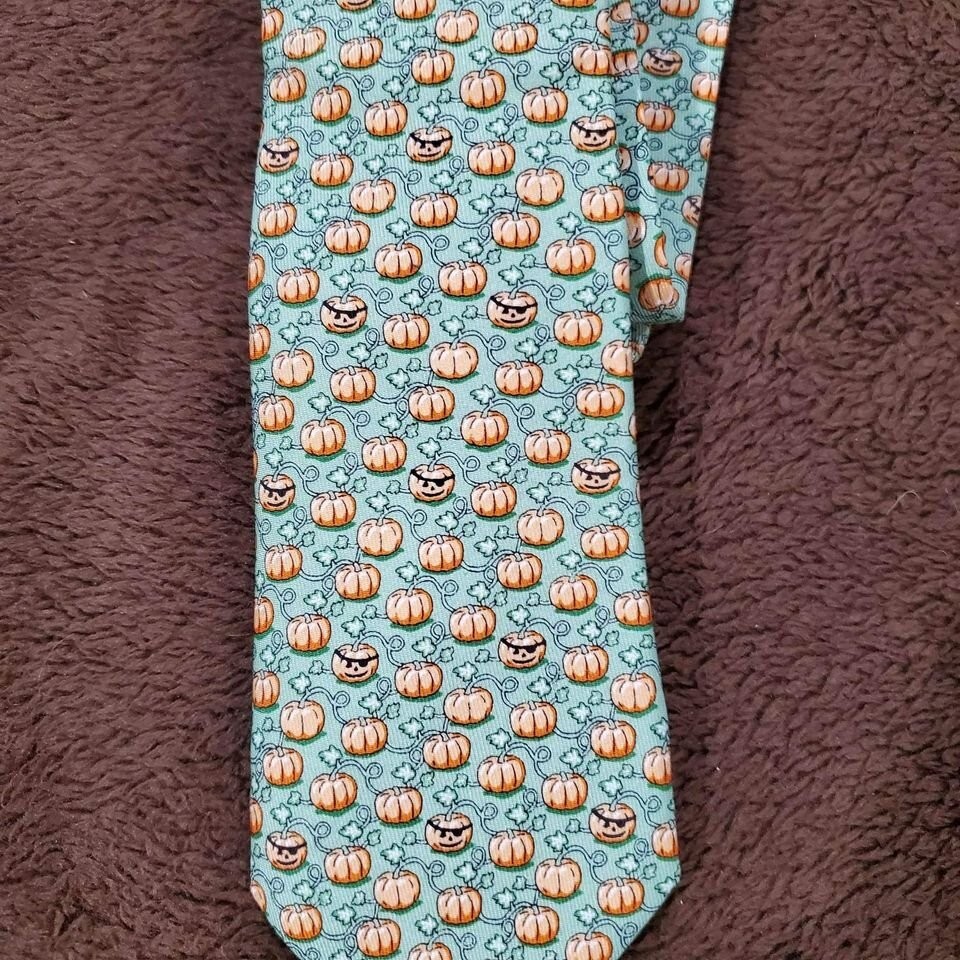 Vineyard Vines Boys Halloween Pirate Pumpkin Patch Neck Tie NWT $49.50