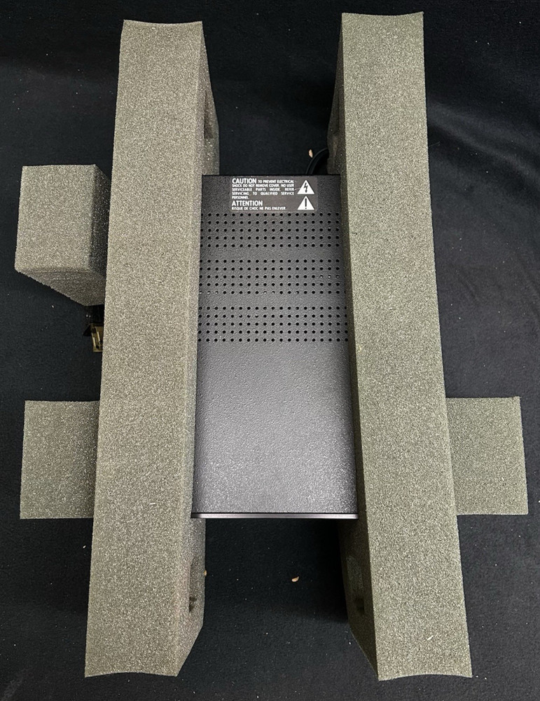 McIntosh CR8 Remote Area Controller with Remote in Original Box