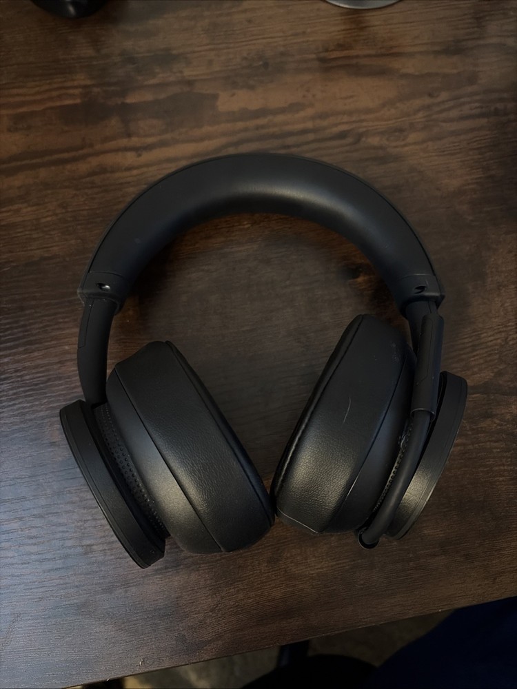 Xbox Wireless Headset Pre-owned with box