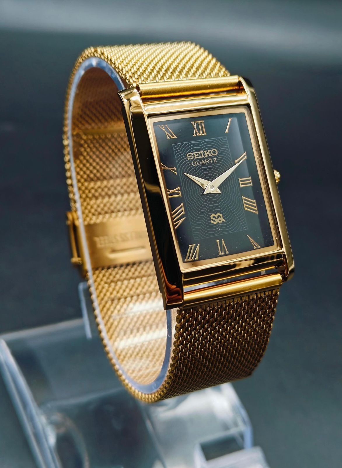 Classic Vintage Seiko Slim Quartz Men's Wrist Watch