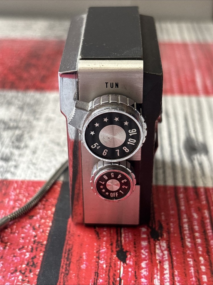 JULIETTE MICRO Transistor Radio - Unique Japanese Set Using Button Cells