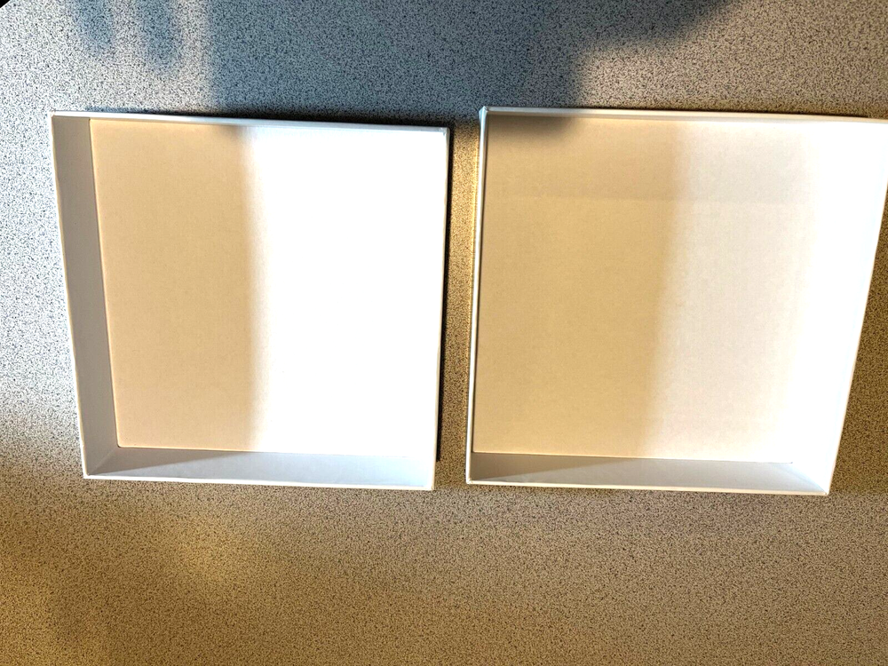 Apple Box, White 7 5/8" x 7 5/8", empty