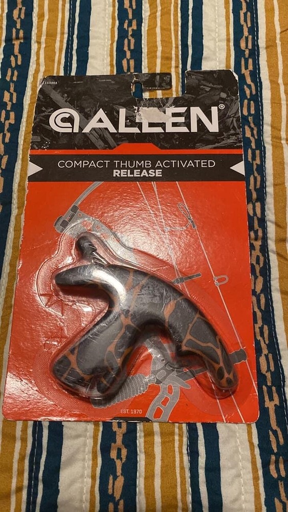 Allen Compact Thumb Activated Release
