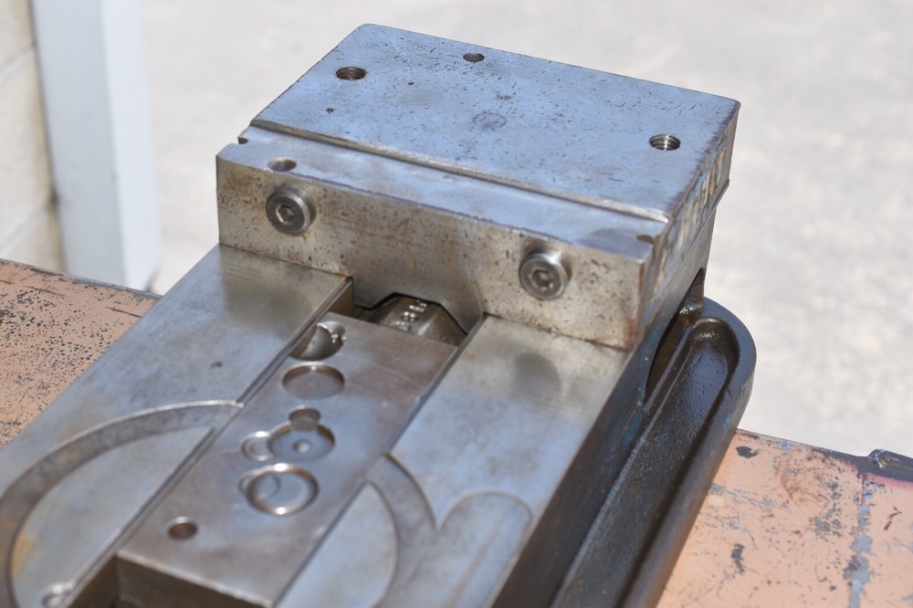Kurt D810 vise