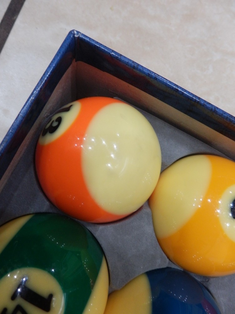 Aramith AR1141 Tournament Pool Balls Set