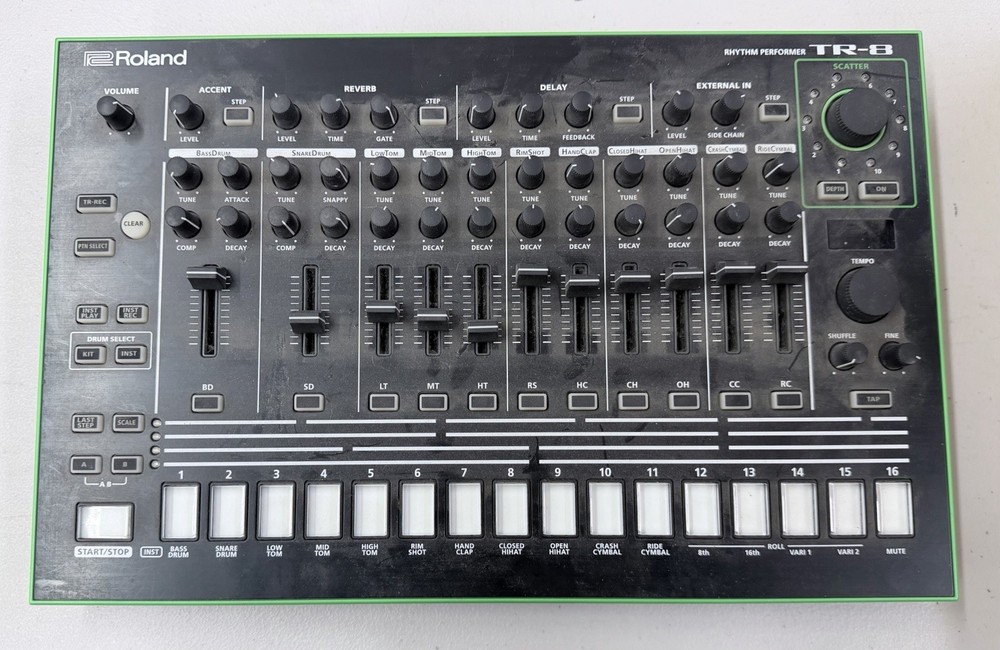 Roland TR-8 Rhythm Composer Drum Machine - Great Condition