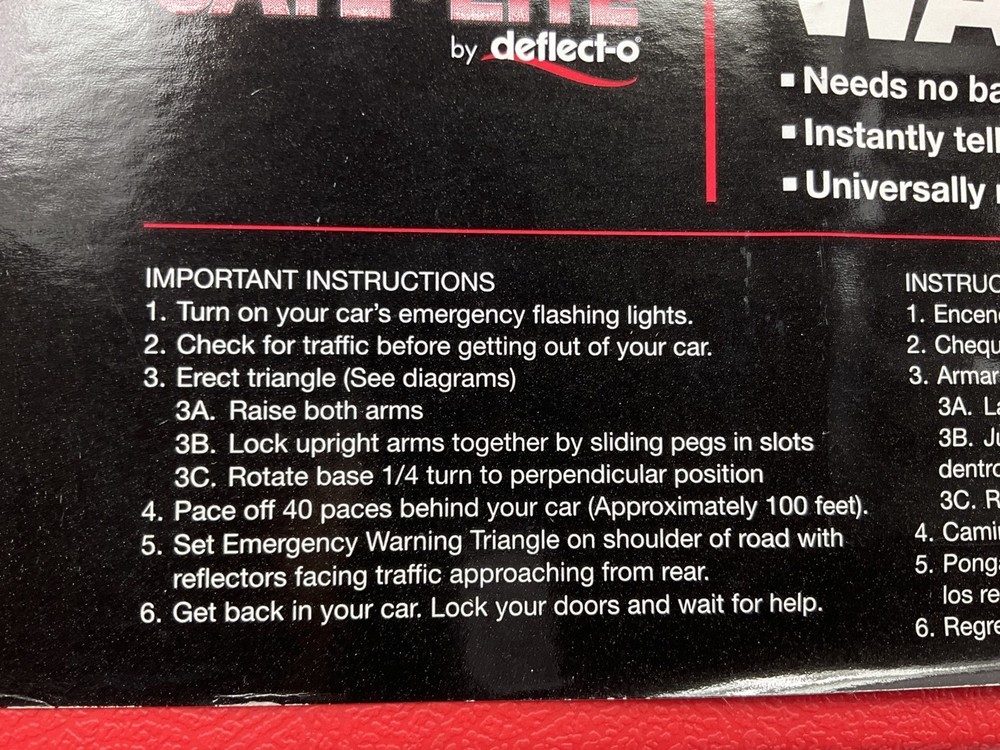 Deflecto 711 Early Warning Triangle Kit