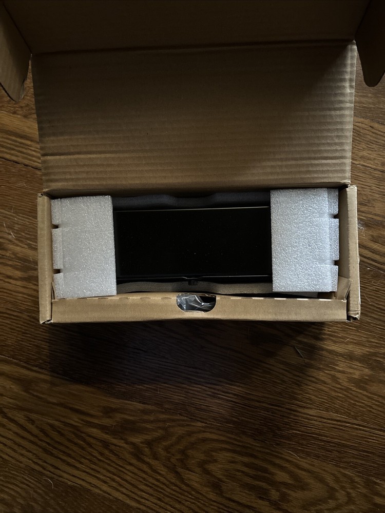 BELDEN AX100491 WALL MOUNT PATCH PANEL (BRAND NEW)