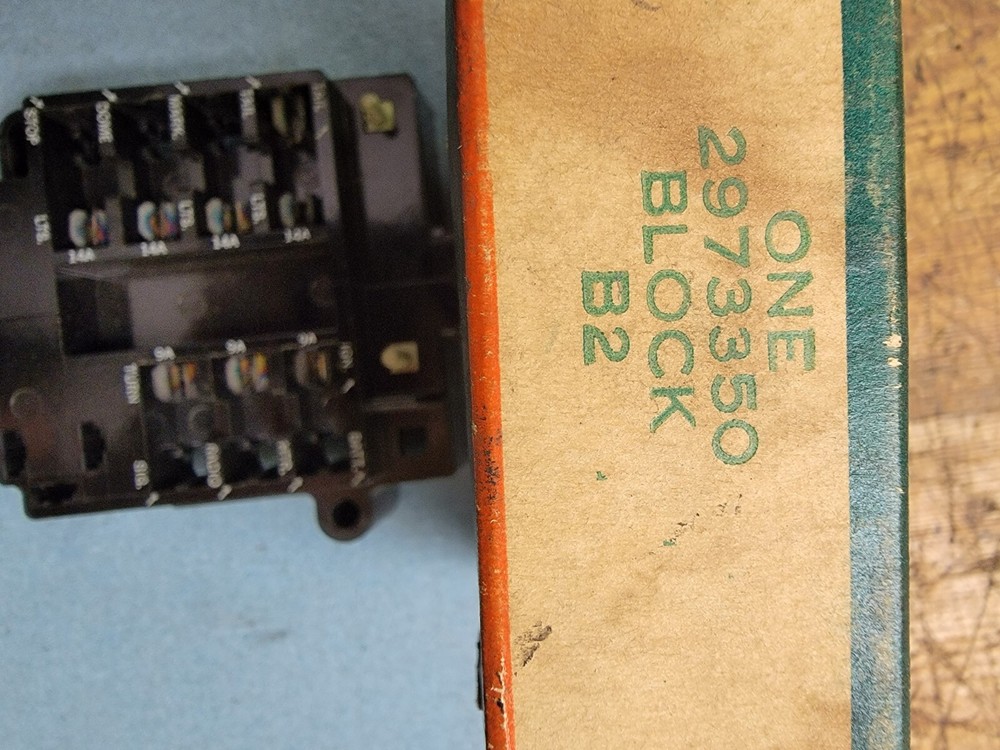 General Motors Fuse Block