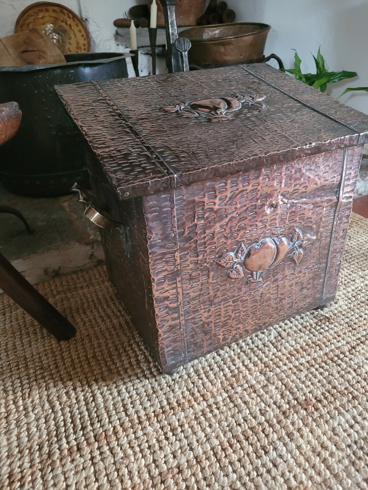 Arts And Crafts Repousse Copper Coal Or Log Box