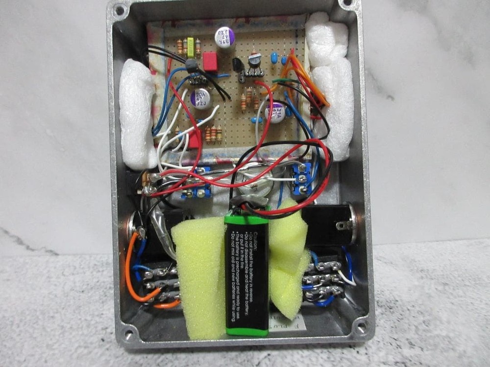 Effector with fuzz and booster set