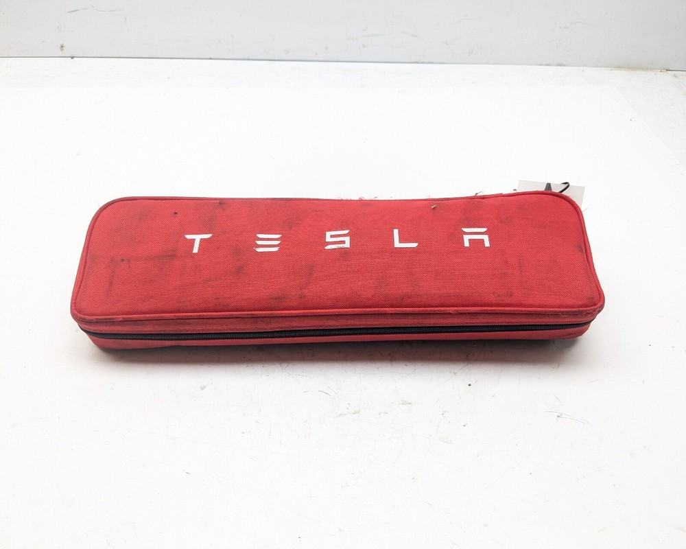 TESLA MODEL 3 EMERGENCY WARNING TRIANGLE 2019