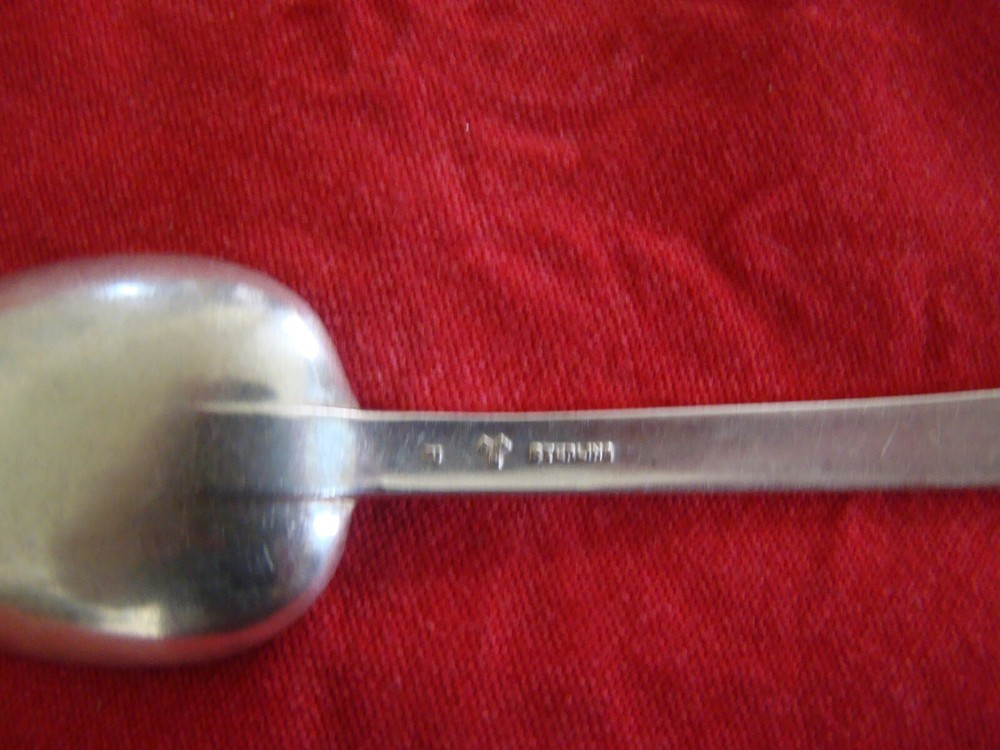 LUNT STERLING SILVER REGENCY TEASPOON MONOGRAM T