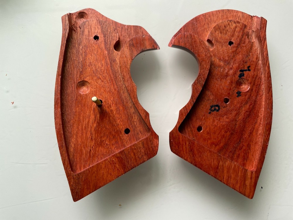 New Grips For Colt Python grips (I, E fr ame), Checkered Hard wood
