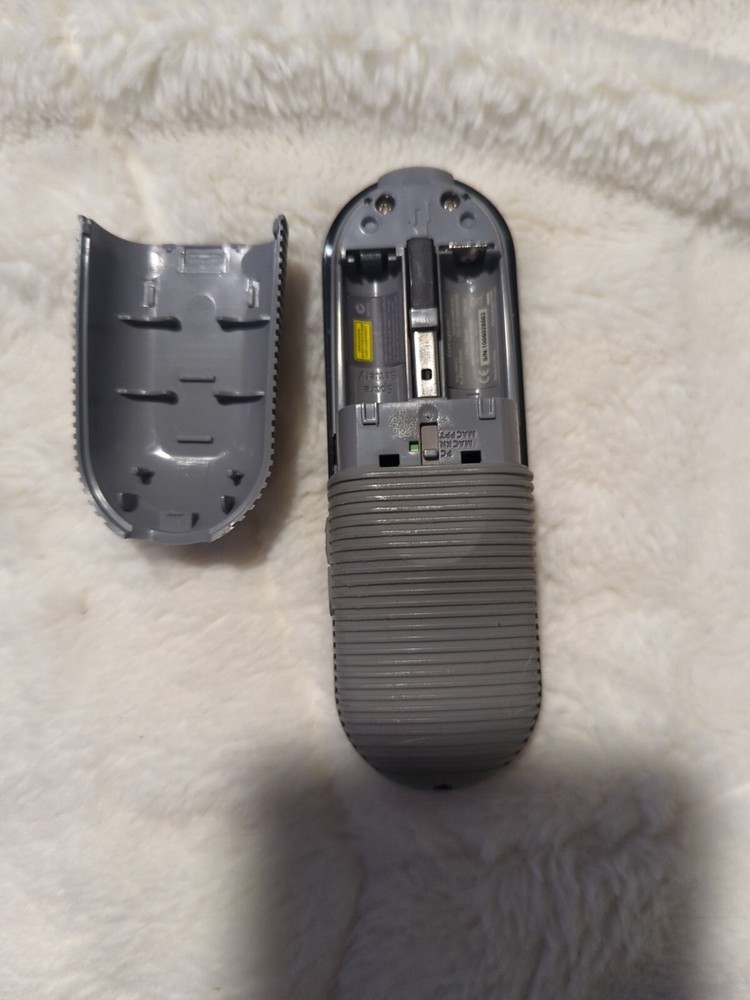 Targus AMP13US Wireless USB Laser Presentation Remote