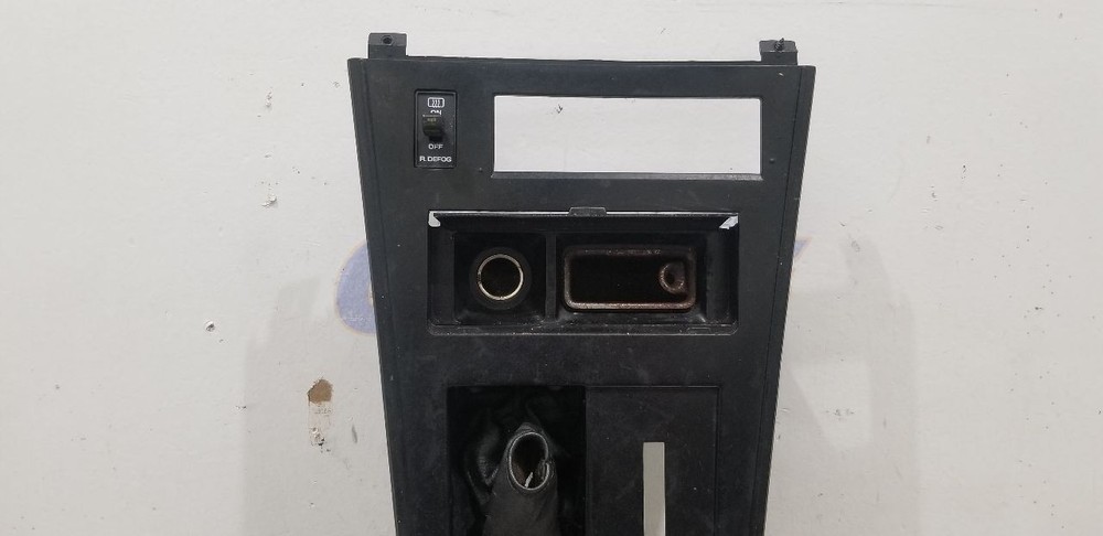 81 CHEVY CORVETTE C3 AT CENTER CONSOLE SHIFT BEZEL CONTROL PANEL BLACK