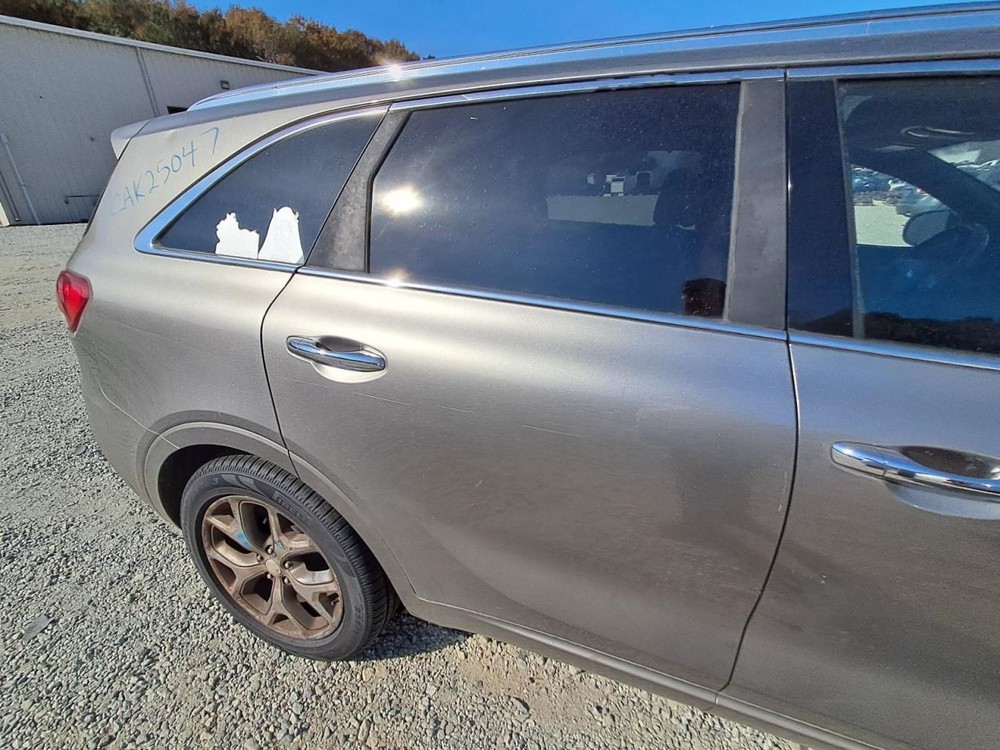 SORENTO 2016 Glove Box 4871033